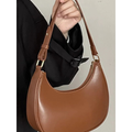 Bolsa Feminina Meia Lua com Pendão
